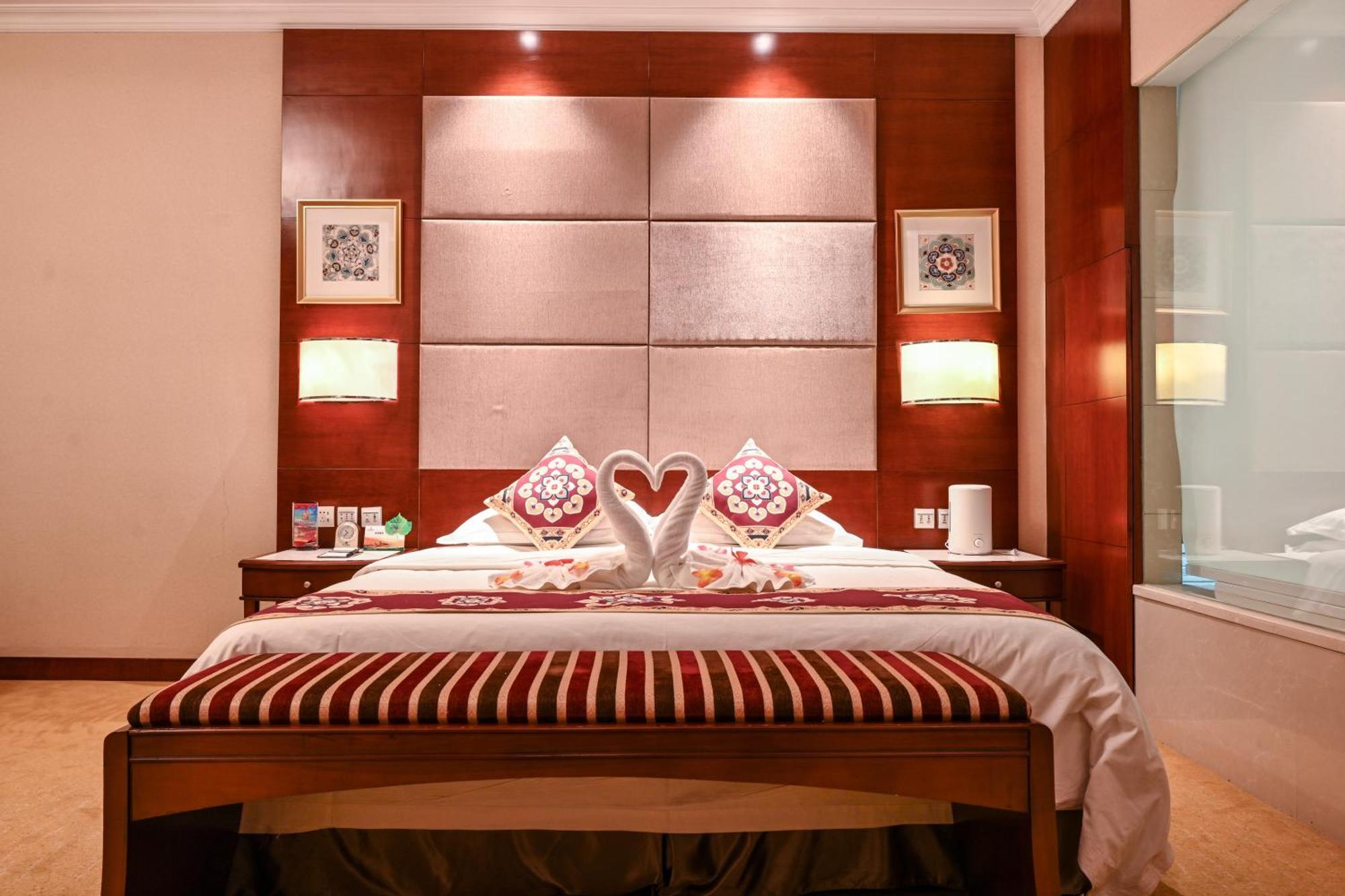 Dunhuang Hotel Exterior photo