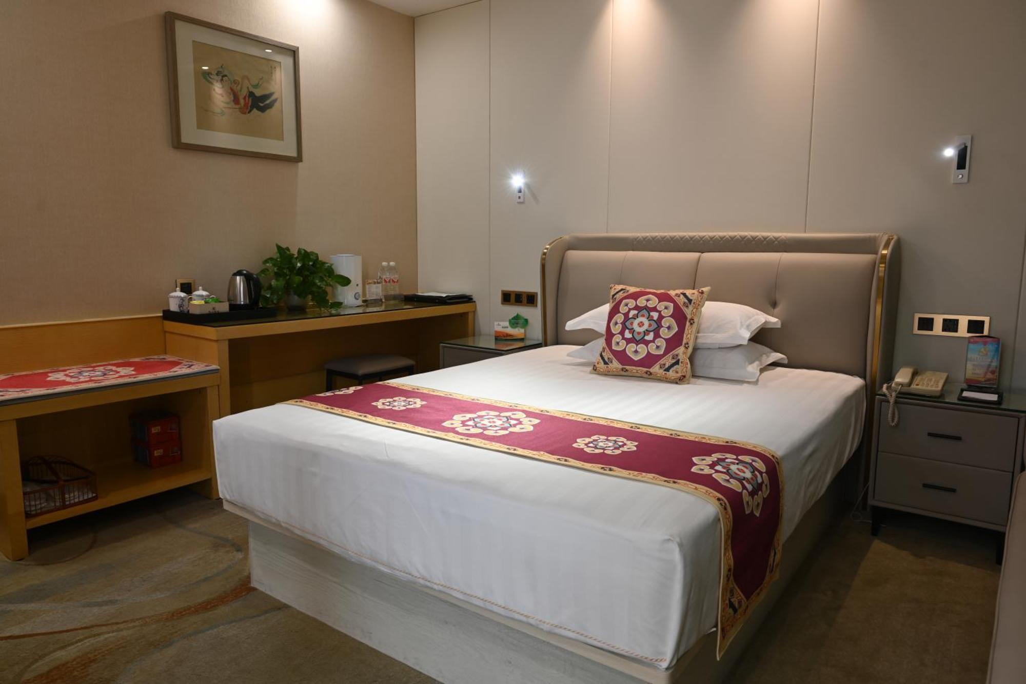 Dunhuang Hotel Exterior photo